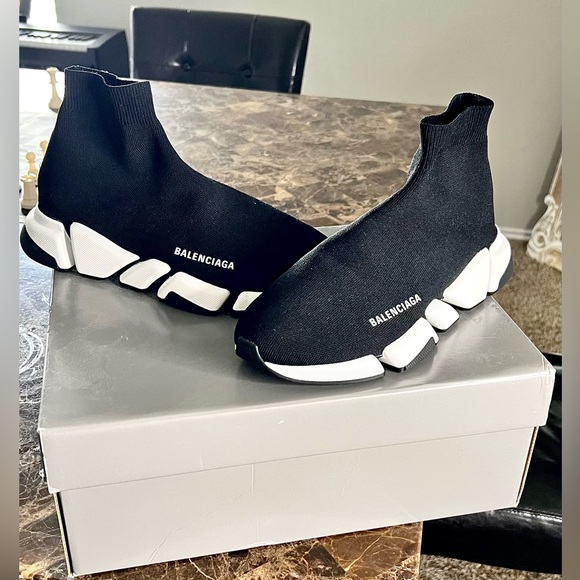 BAlenciaga speed run men size 9. - Picture 2 of 2